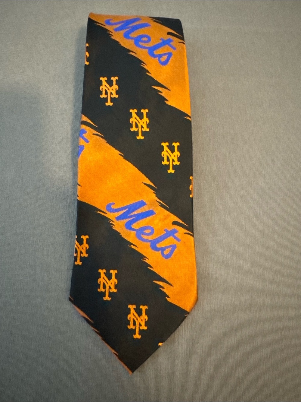 Men's 100% Silk New York Mets Neck Tie | MLB Baseball Fan Tie